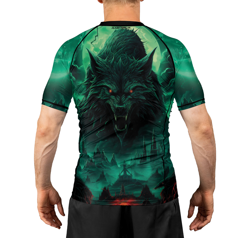 Rashninja Wild Snarling Wolf Men's Short Sleeve Rash Guard