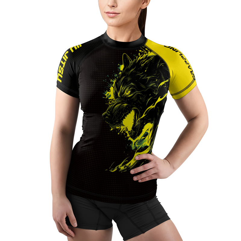 Rashninja Yellow Snarling Wolf Women's Short Sleeve Rash Guard