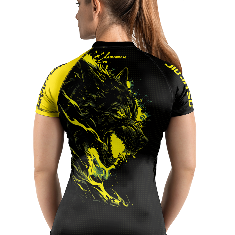 Rashninja Yellow Snarling Wolf Women's Short Sleeve Rash Guard